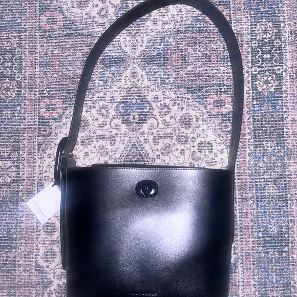 Kurt Geiger SMALL DRENCH CHELSEA BUCKET BAG - Picture 6 of 8